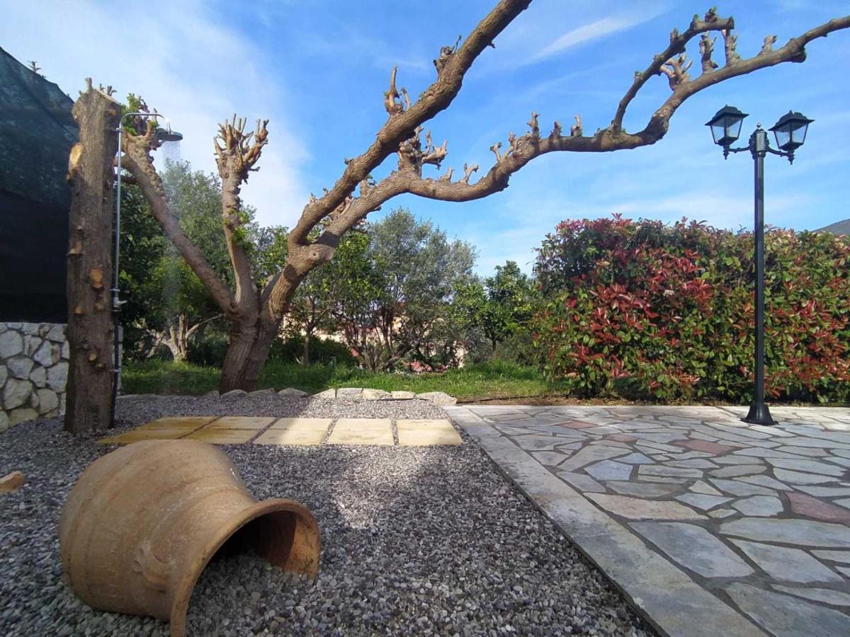 Iliachtides Villas カラヴォミロス エクステリア 写真