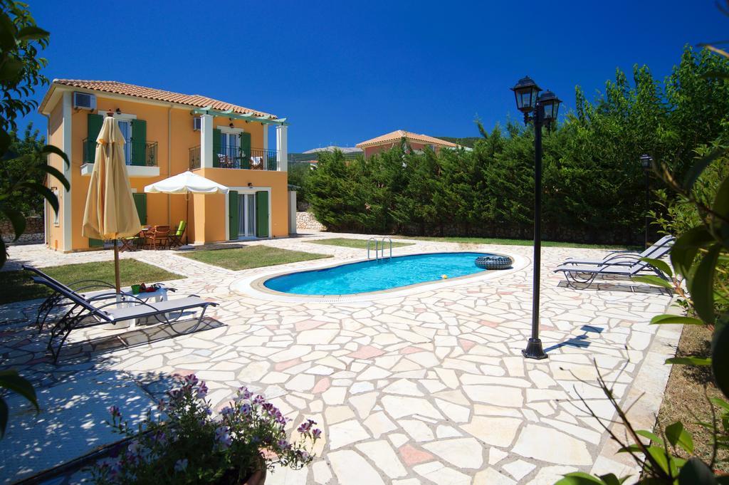 Iliachtides Villas カラヴォミロス エクステリア 写真